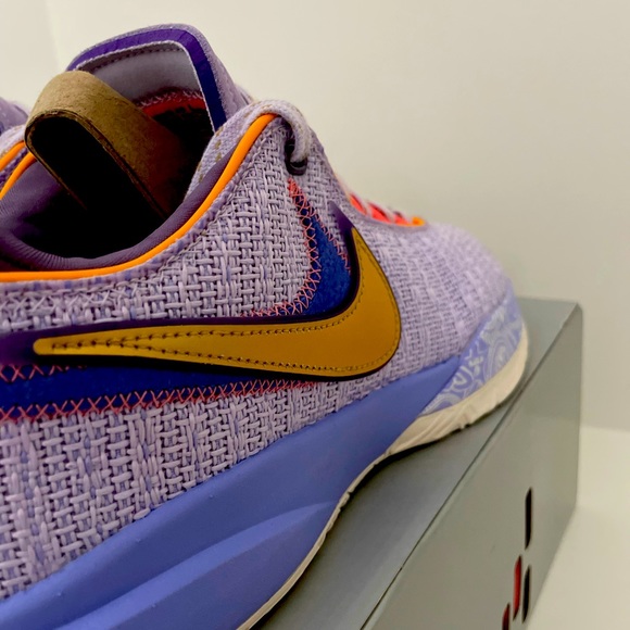 Lebron 20 Violet Frost - Picture 7 of 9